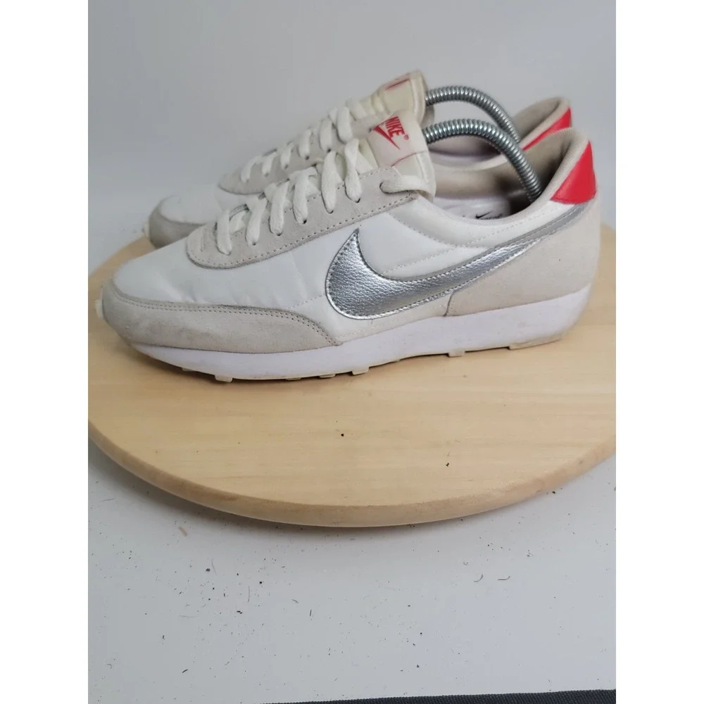 Nike women daybreak